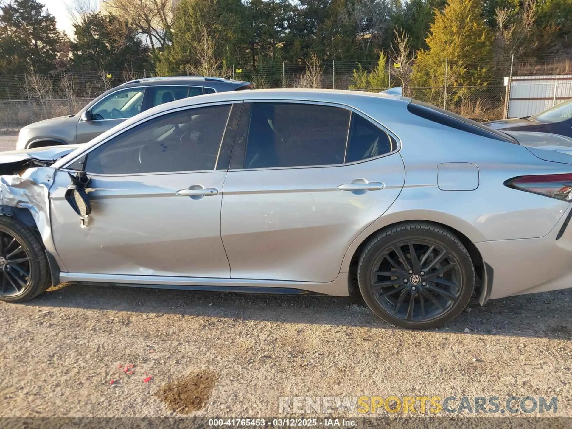 14 Photograph of a damaged car 4T1K61AKXMU575620 TOYOTA CAMRY 2021