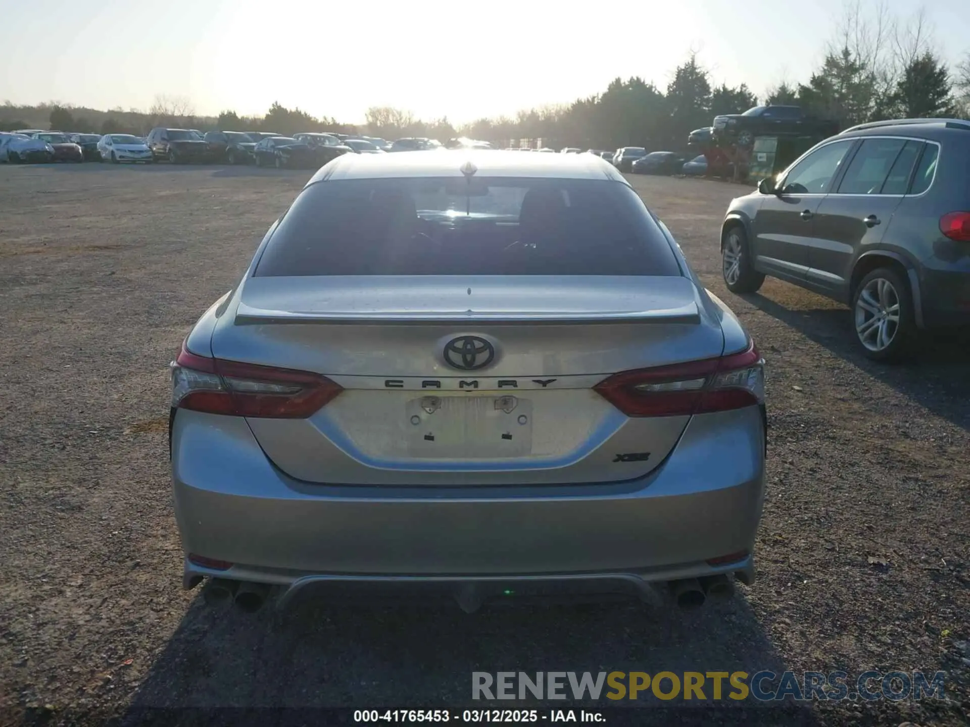 16 Photograph of a damaged car 4T1K61AKXMU575620 TOYOTA CAMRY 2021