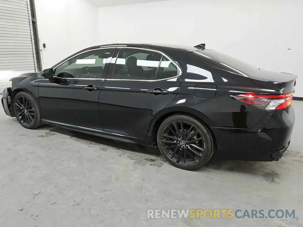 2 Photograph of a damaged car 4T1K61AKXMU575763 TOYOTA CAMRY 2021