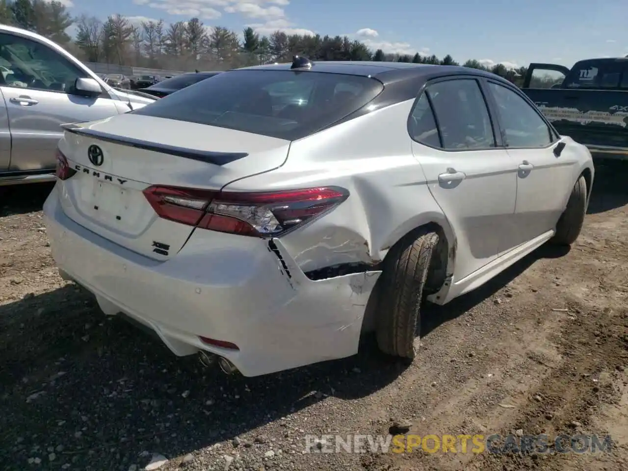 4 Photograph of a damaged car 4T1K61BK0MU040990 TOYOTA CAMRY 2021