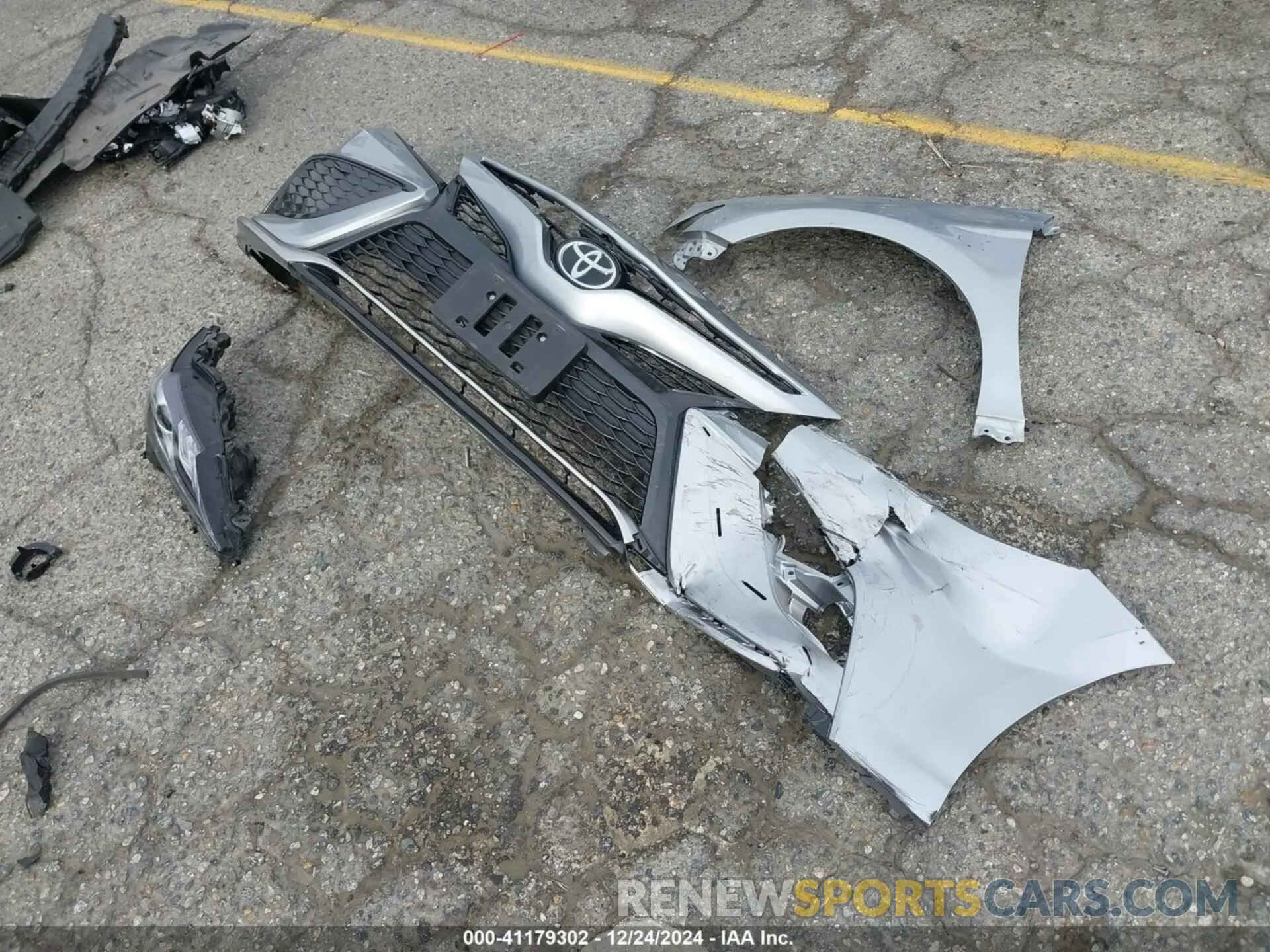 12 Photograph of a damaged car 4T1K61BK1MU046801 TOYOTA CAMRY 2021