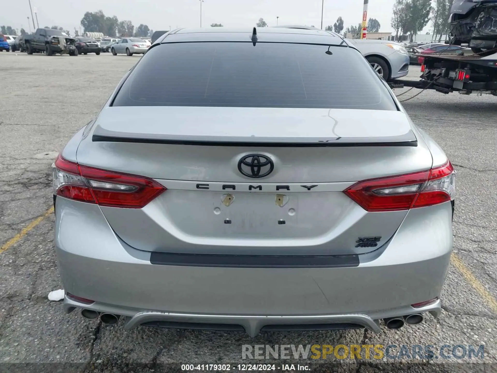 17 Photograph of a damaged car 4T1K61BK1MU046801 TOYOTA CAMRY 2021
