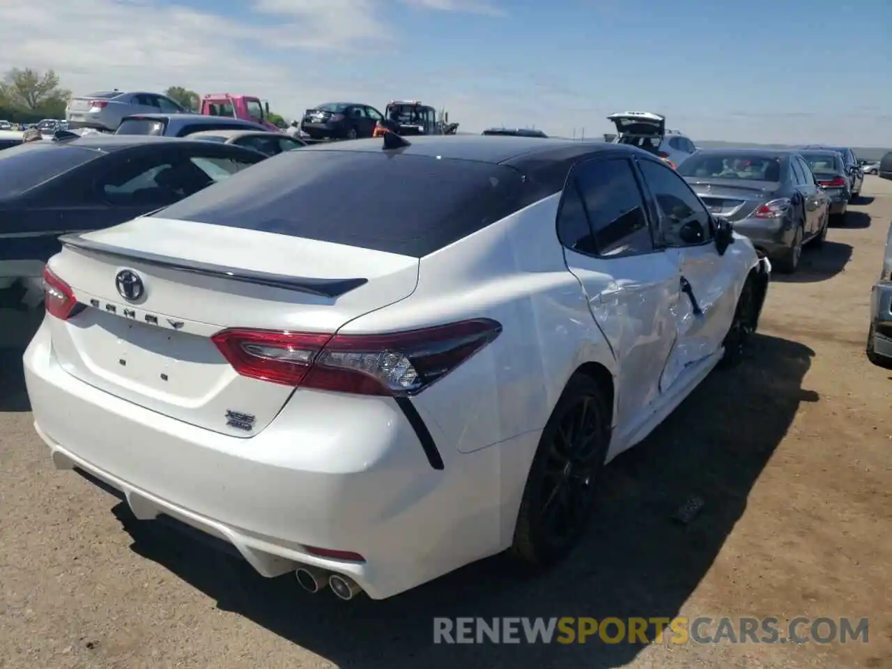 4 Photograph of a damaged car 4T1K61BK2MU046984 TOYOTA CAMRY 2021