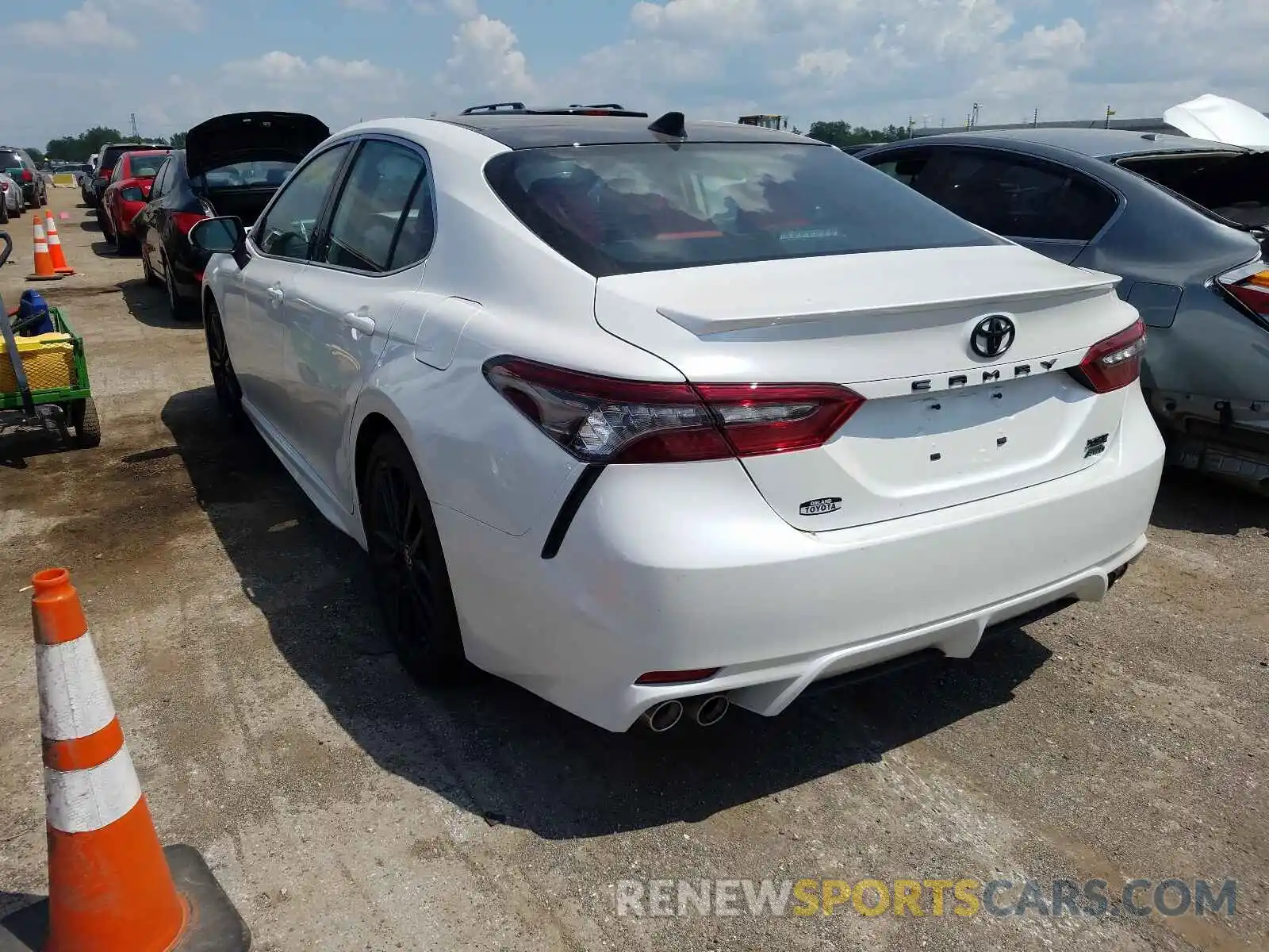 3 Photograph of a damaged car 4T1K61BK3MU034052 TOYOTA CAMRY 2021