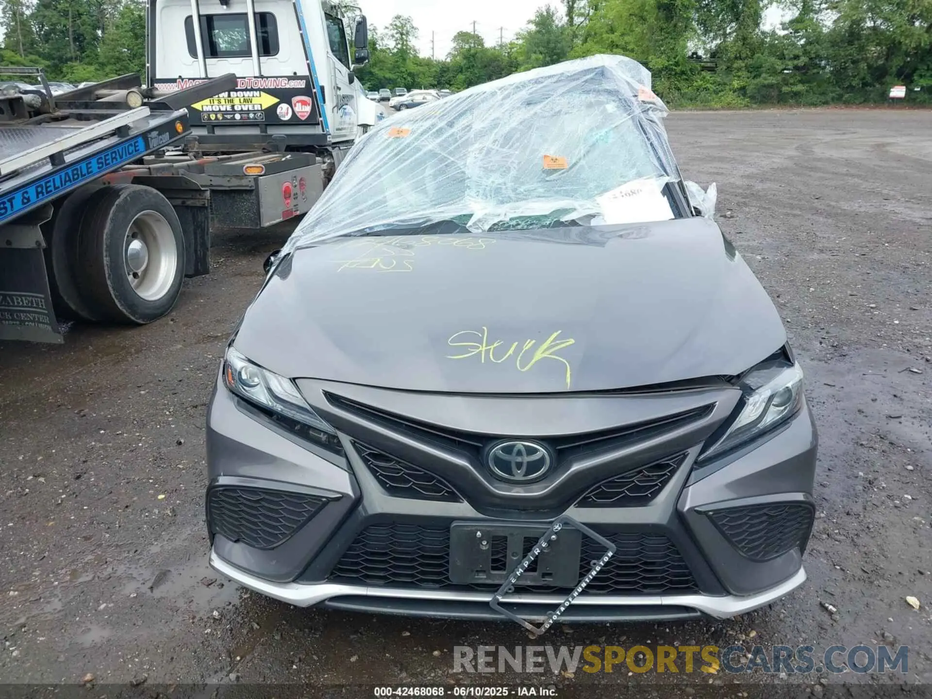 11 Photograph of a damaged car 4T1K61BK3MU037453 TOYOTA CAMRY 2021