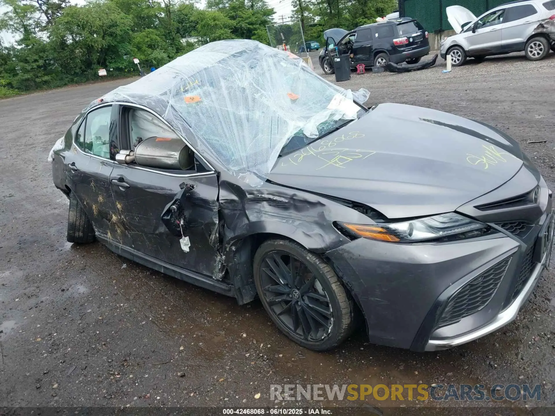 12 Photograph of a damaged car 4T1K61BK3MU037453 TOYOTA CAMRY 2021