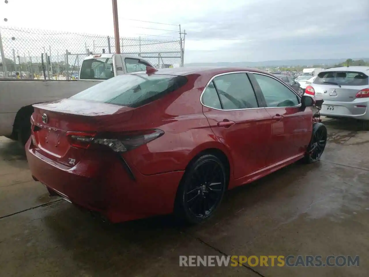 4 Photograph of a damaged car 4T1K61BK4MU036053 TOYOTA CAMRY 2021