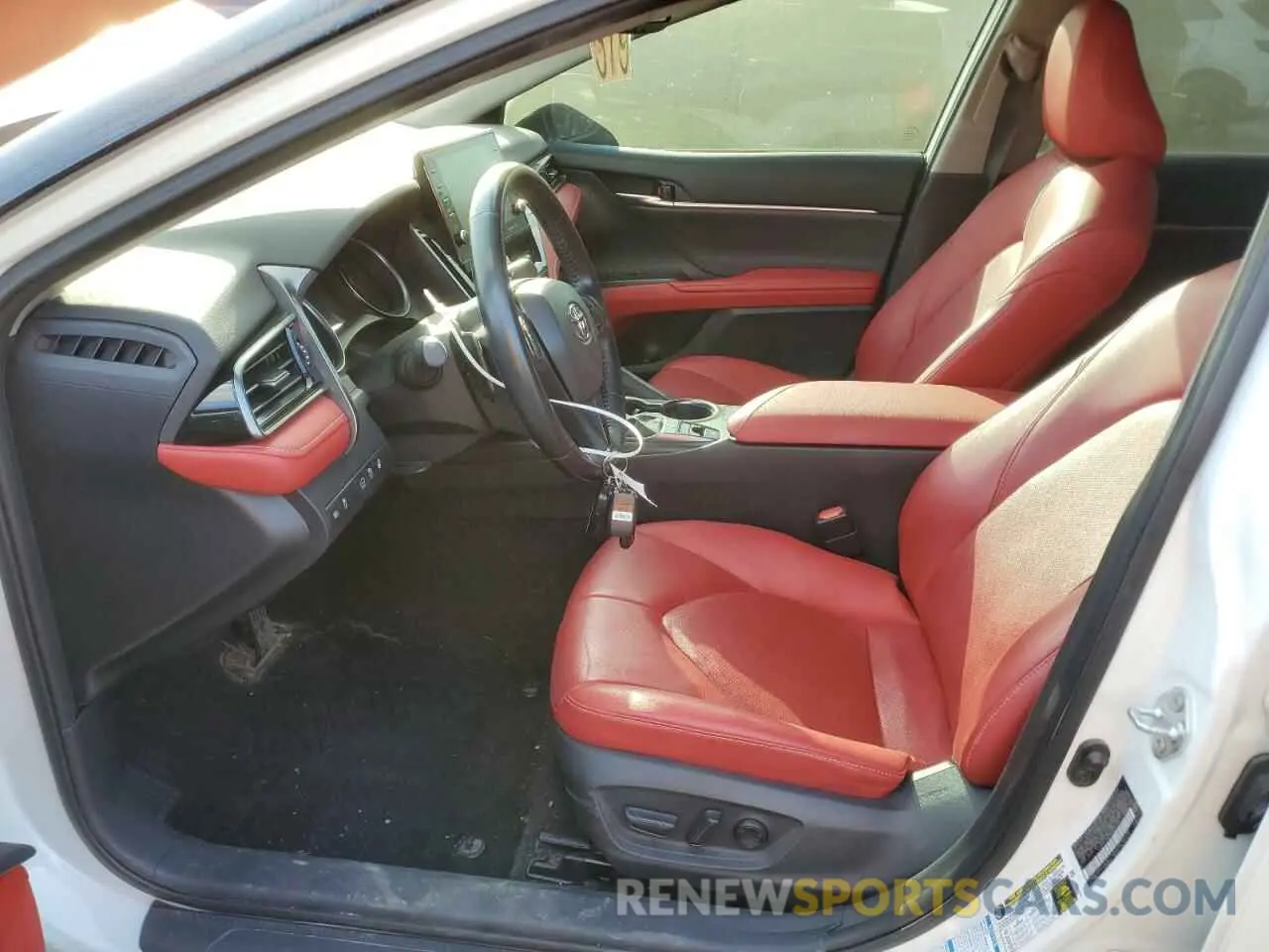 7 Photograph of a damaged car 4T1K61BK5MU025174 TOYOTA CAMRY 2021