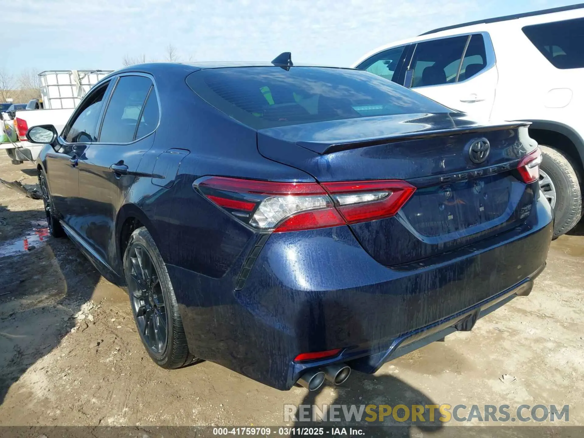 3 Photograph of a damaged car 4T1K61BK7MU030943 TOYOTA CAMRY 2021