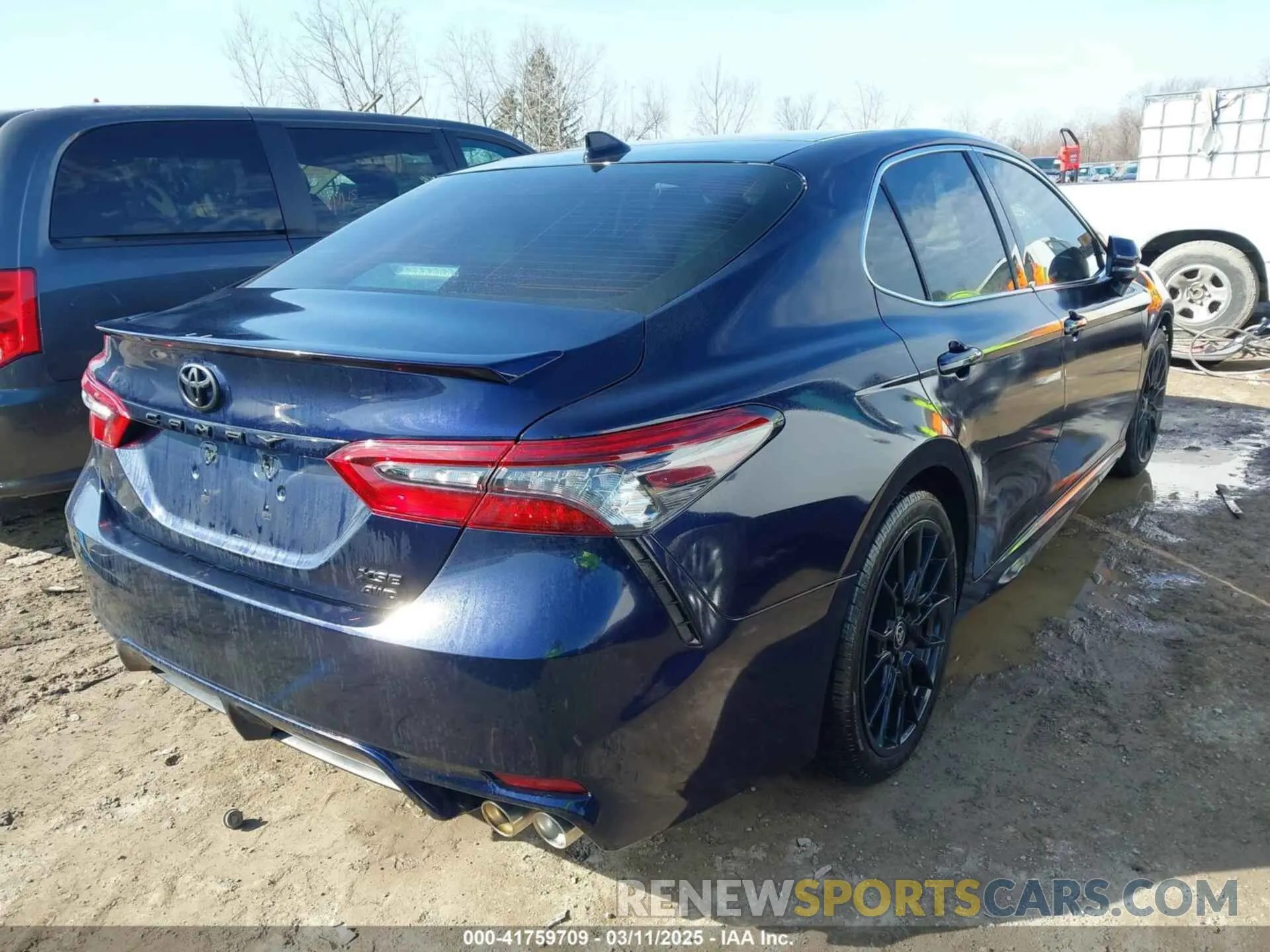4 Photograph of a damaged car 4T1K61BK7MU030943 TOYOTA CAMRY 2021