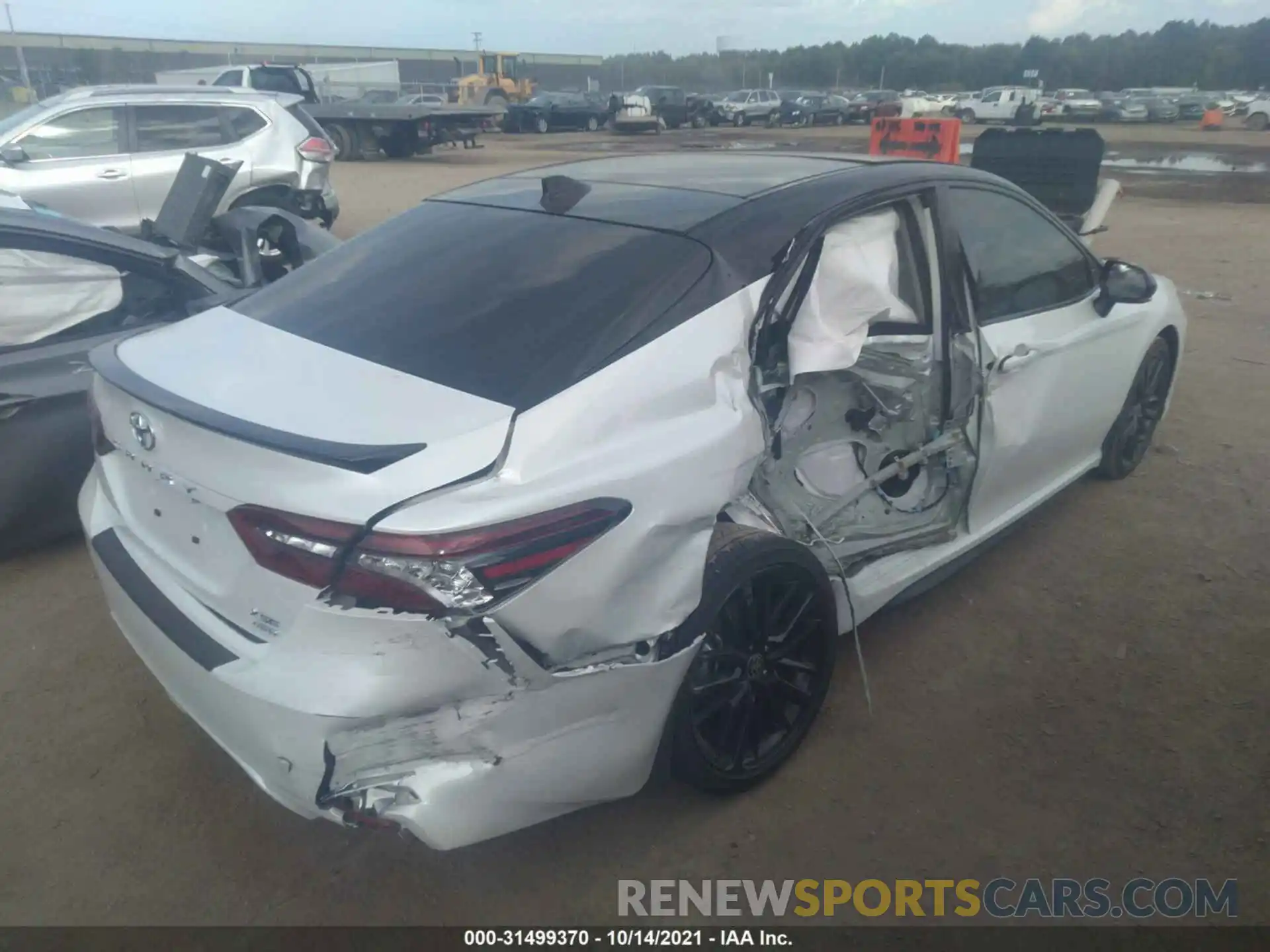 4 Photograph of a damaged car 4T1K61BK7MU032238 TOYOTA CAMRY 2021