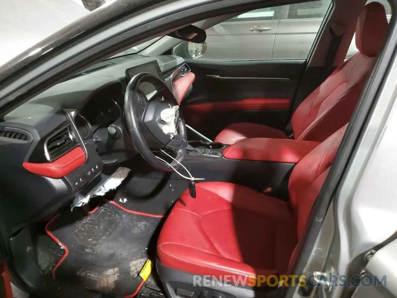 7 Photograph of a damaged car 4T1K61BK7MU042977 TOYOTA CAMRY 2021