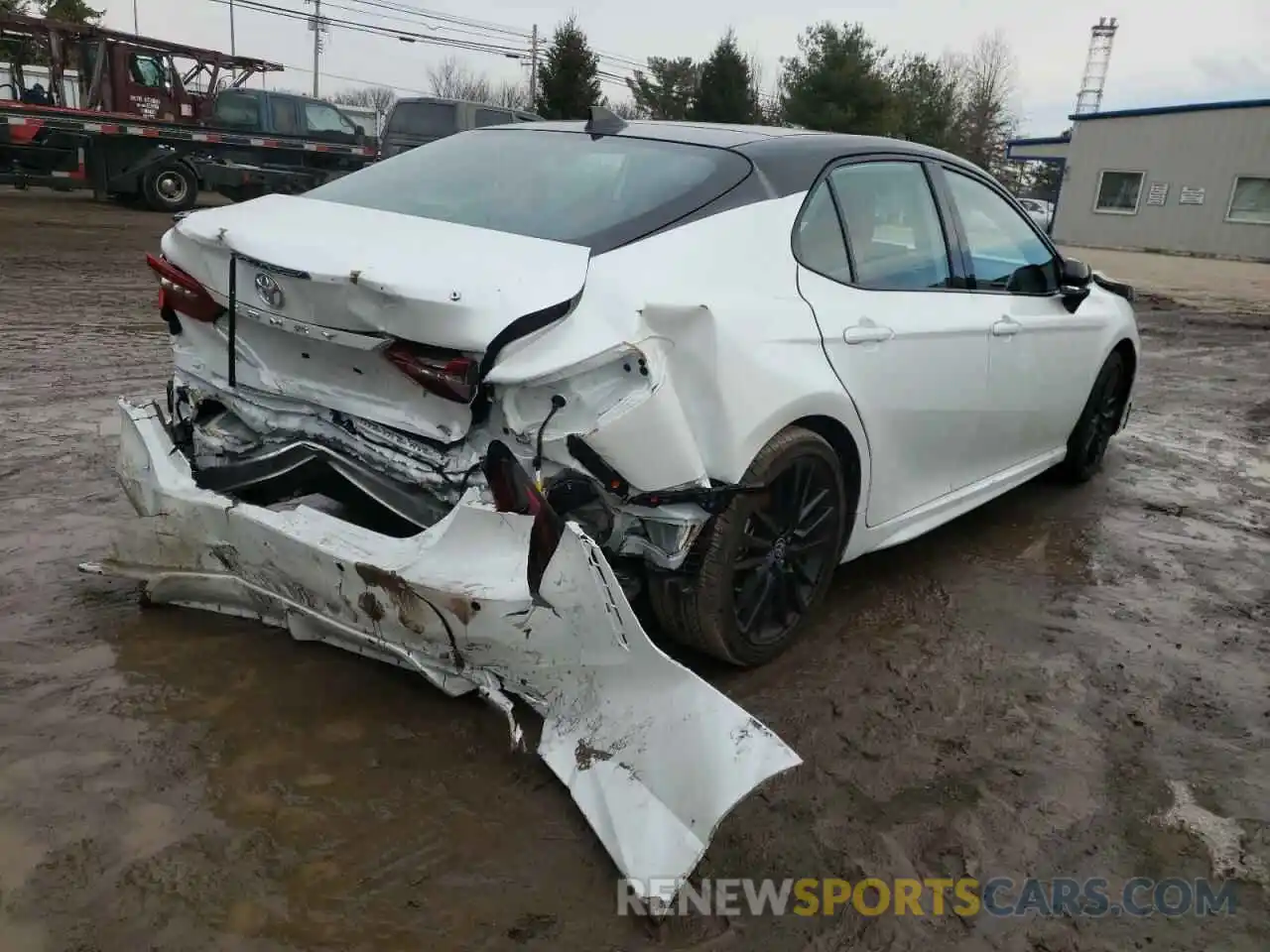 4 Photograph of a damaged car 4T1K61BK7MU044499 TOYOTA CAMRY 2021