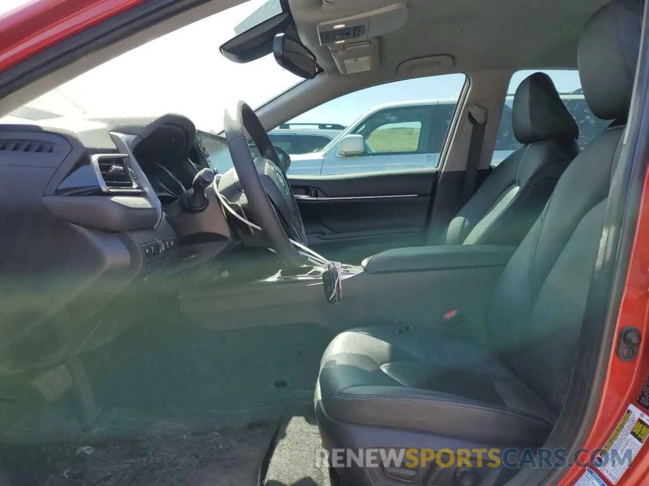 7 Photograph of a damaged car 4T1K61BK7MU045636 TOYOTA CAMRY 2021