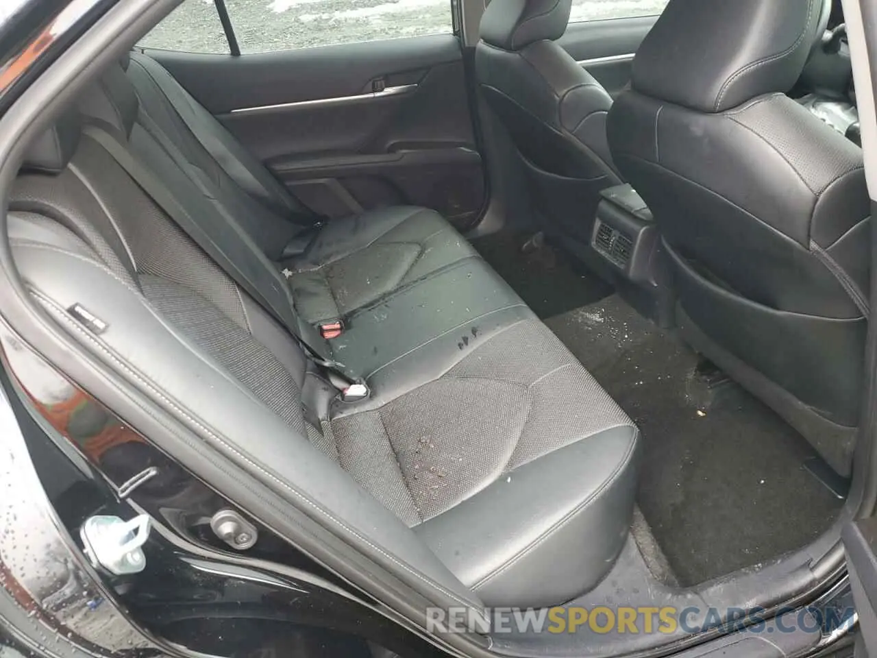 11 Photograph of a damaged car 4T1K61BK7MU046799 TOYOTA CAMRY 2021