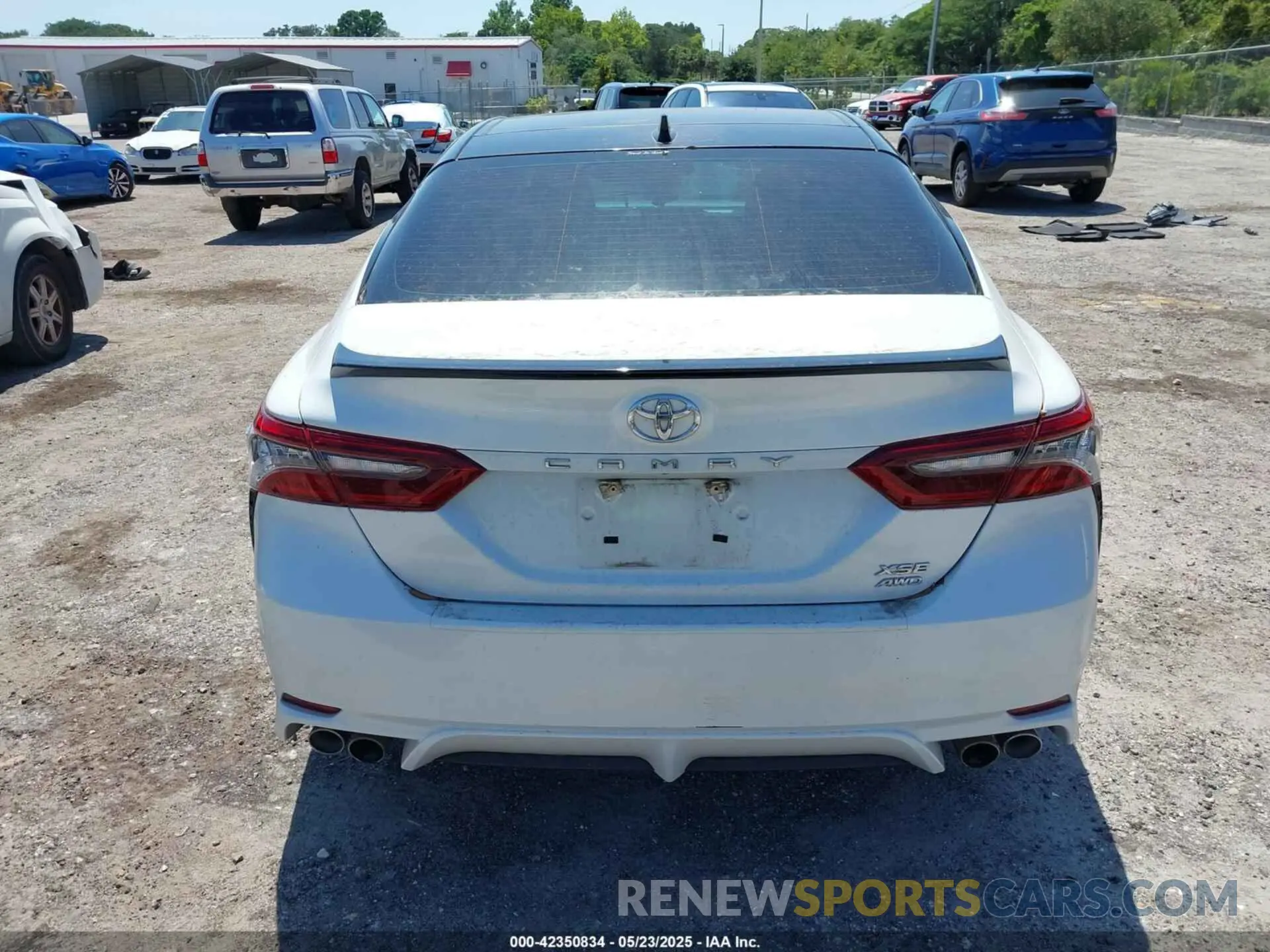 16 Photograph of a damaged car 4T1K61BK8MU032555 TOYOTA CAMRY 2021