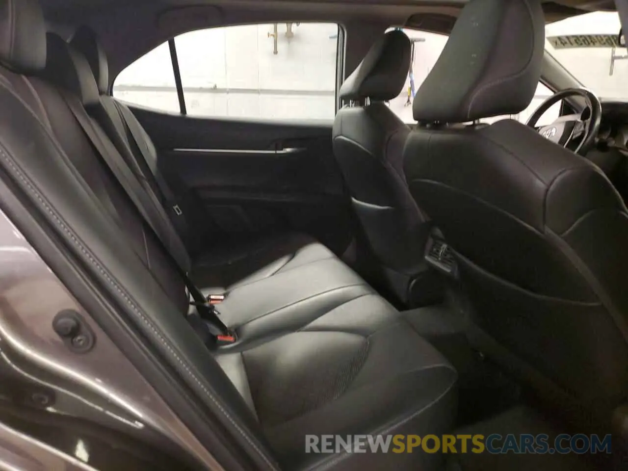 11 Photograph of a damaged car 4T1K61BK8MU036718 TOYOTA CAMRY 2021