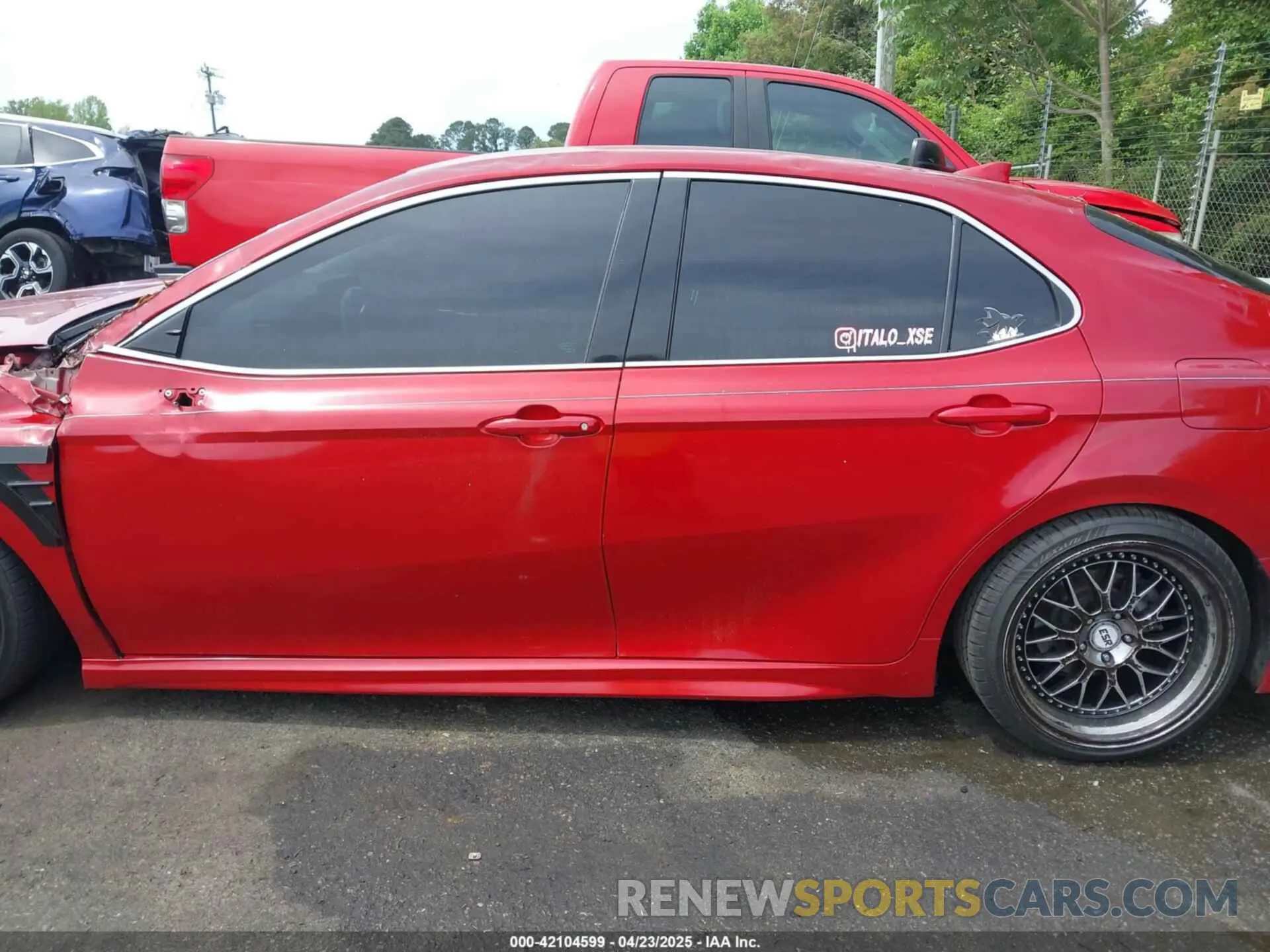 14 Photograph of a damaged car 4T1K61BK9MU022519 TOYOTA CAMRY 2021