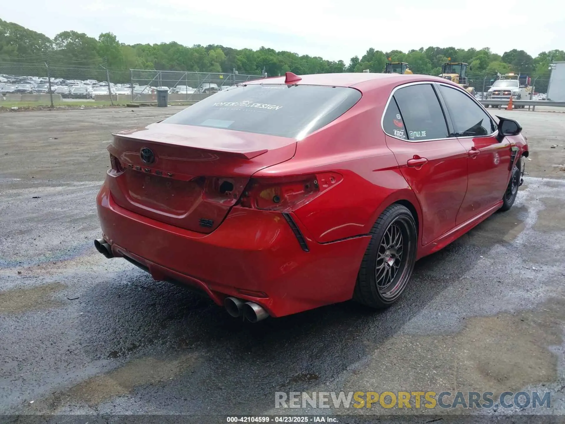4 Photograph of a damaged car 4T1K61BK9MU022519 TOYOTA CAMRY 2021