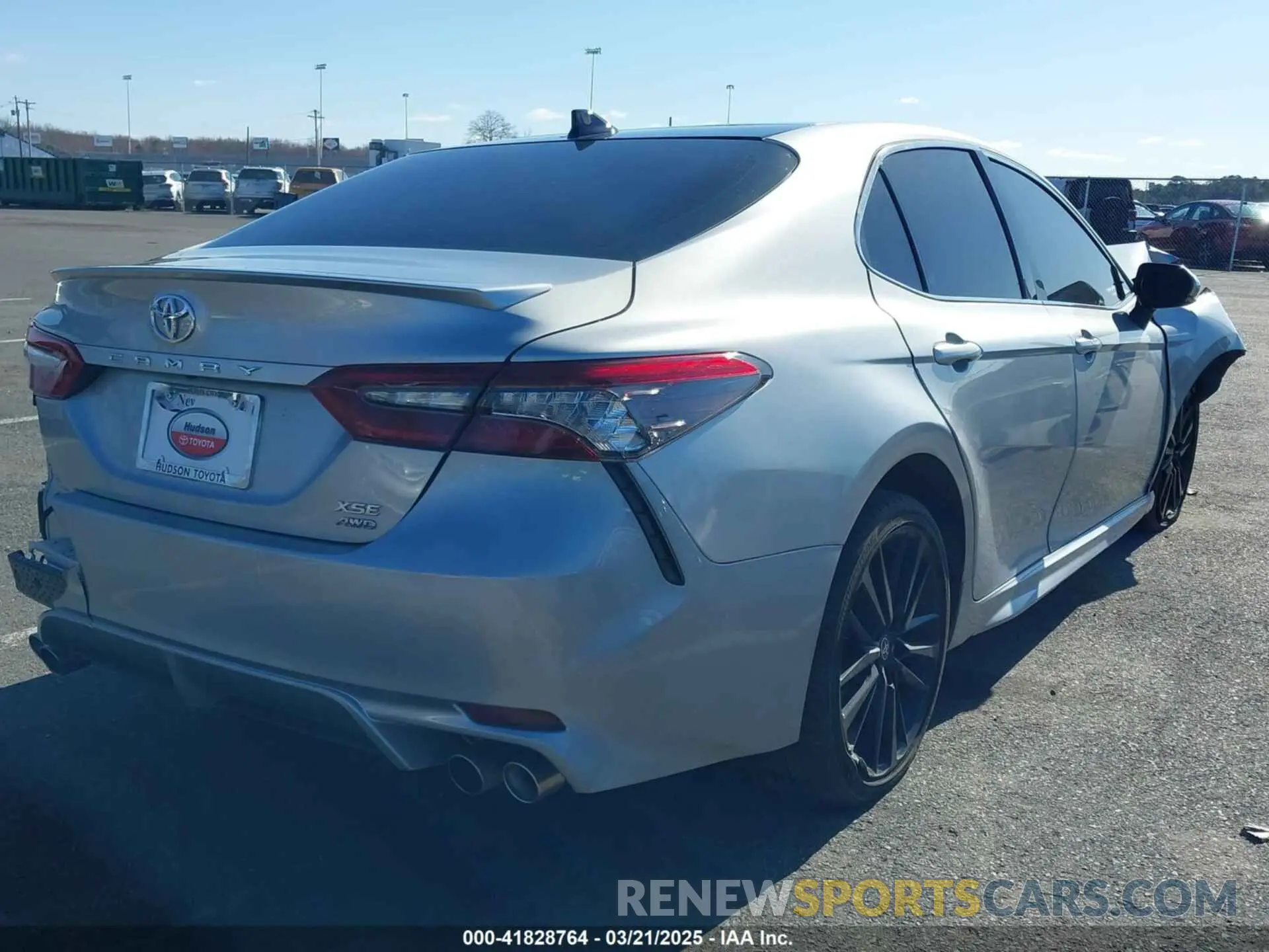 4 Photograph of a damaged car 4T1K61BKXMU037756 TOYOTA CAMRY 2021