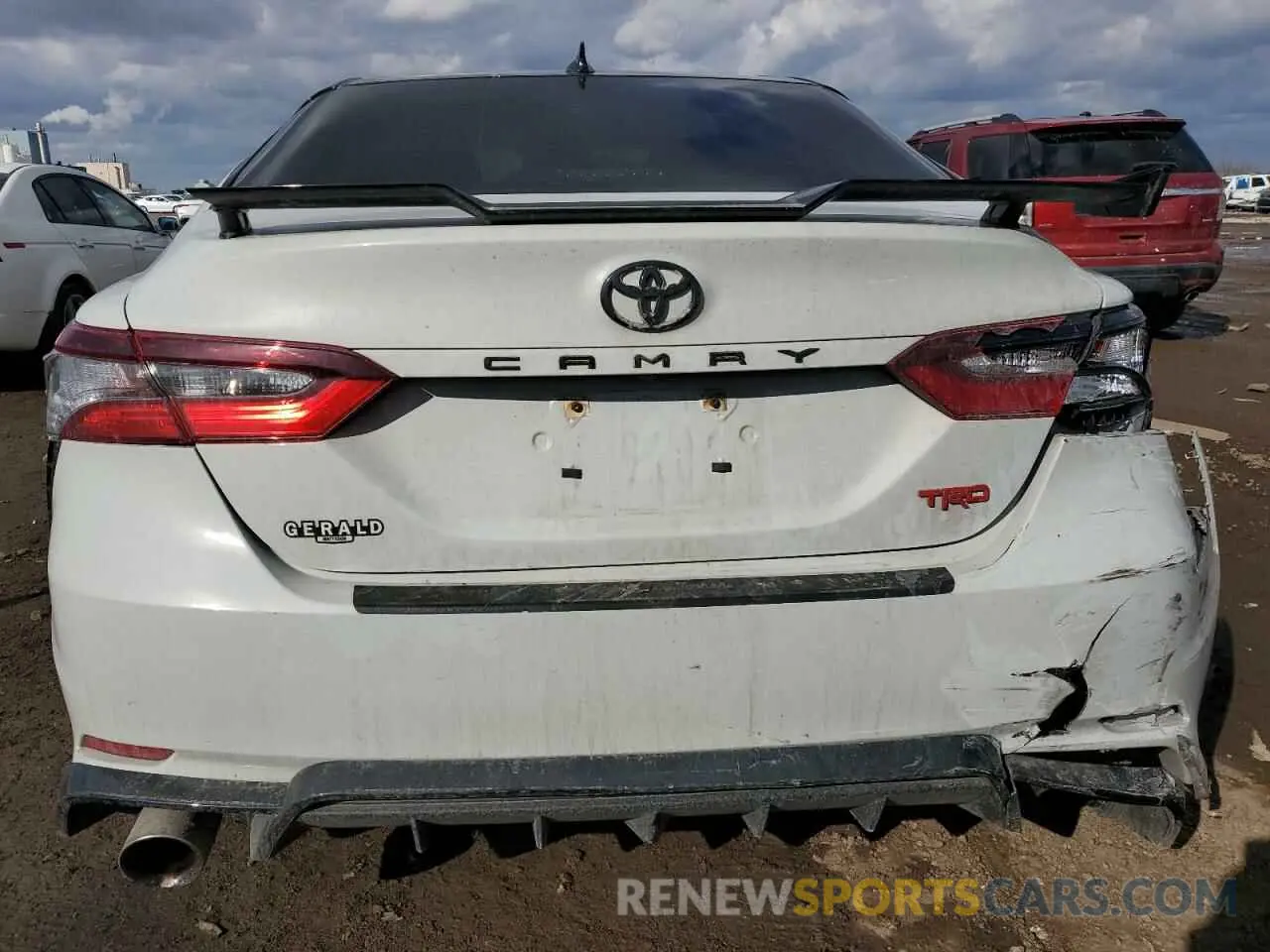 6 Photograph of a damaged car 4T1KZ1AK0MU056017 TOYOTA CAMRY 2021