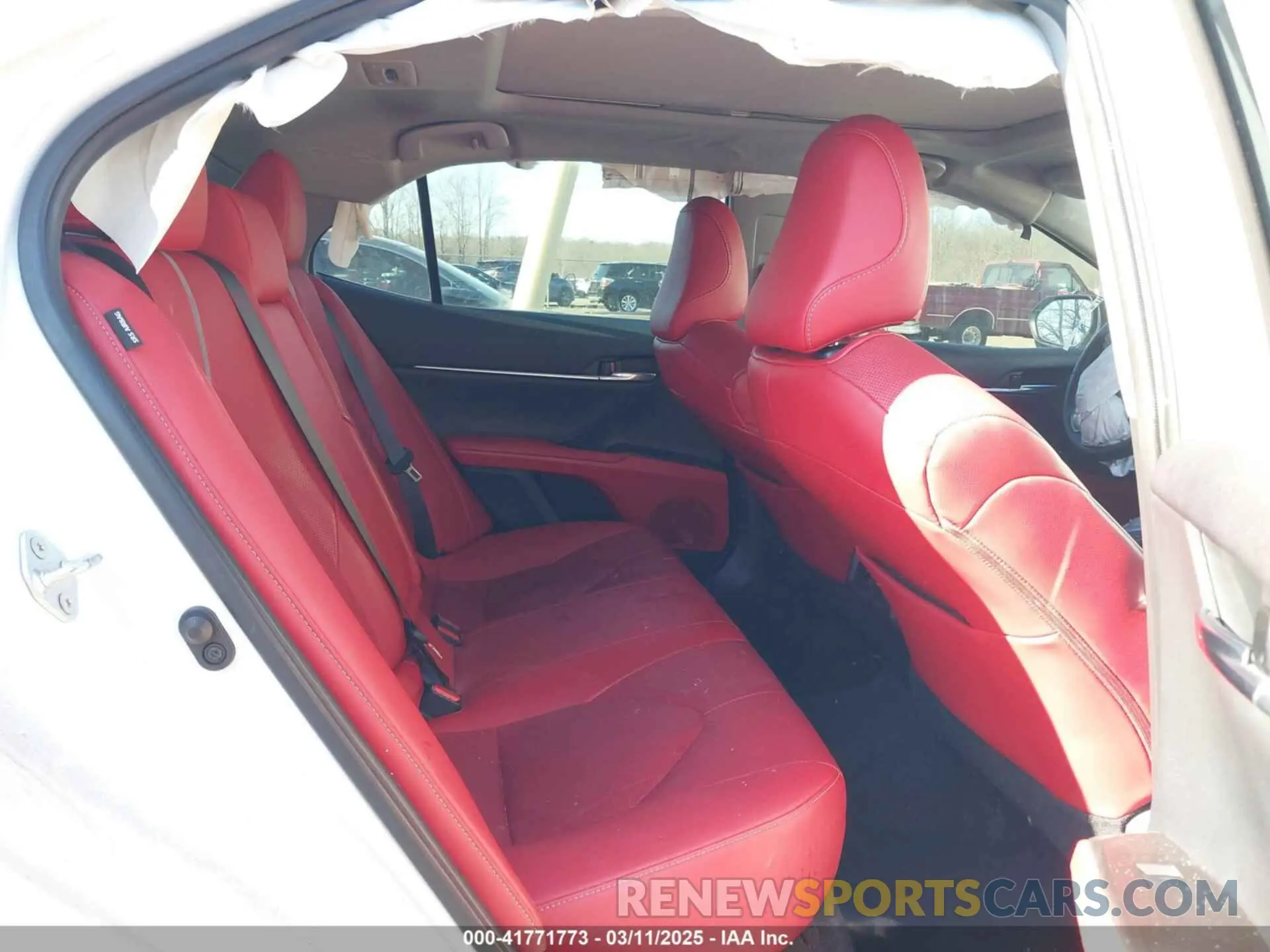 8 Photograph of a damaged car 4T1KZ1AK1MU058908 TOYOTA CAMRY 2021