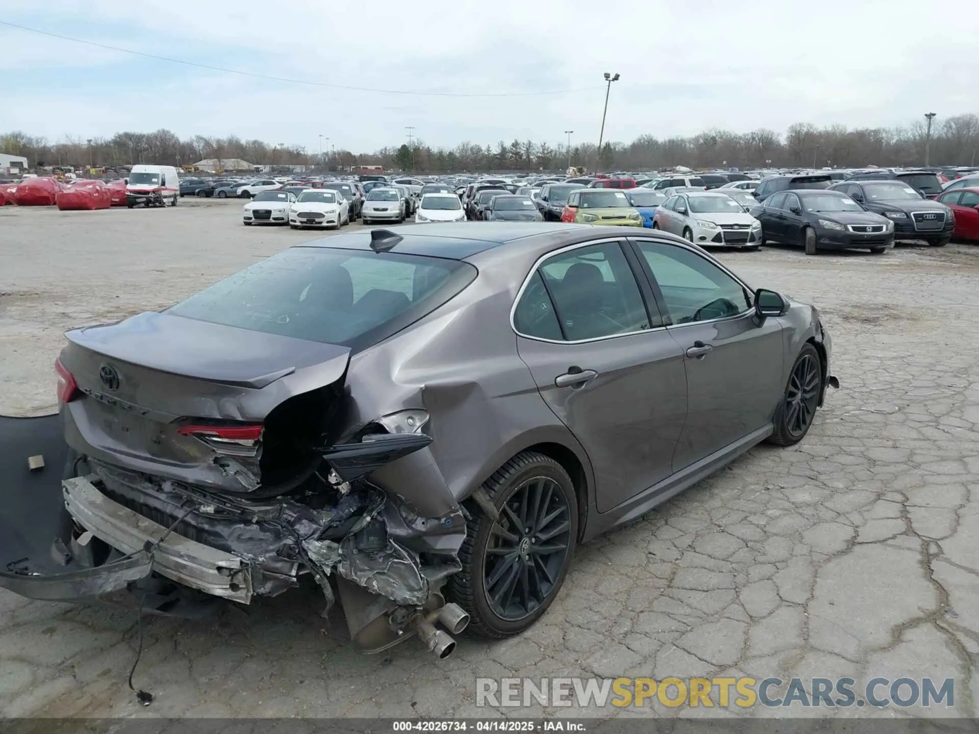 4 Photograph of a damaged car 4T1KZ1AK2MU052745 TOYOTA CAMRY 2021