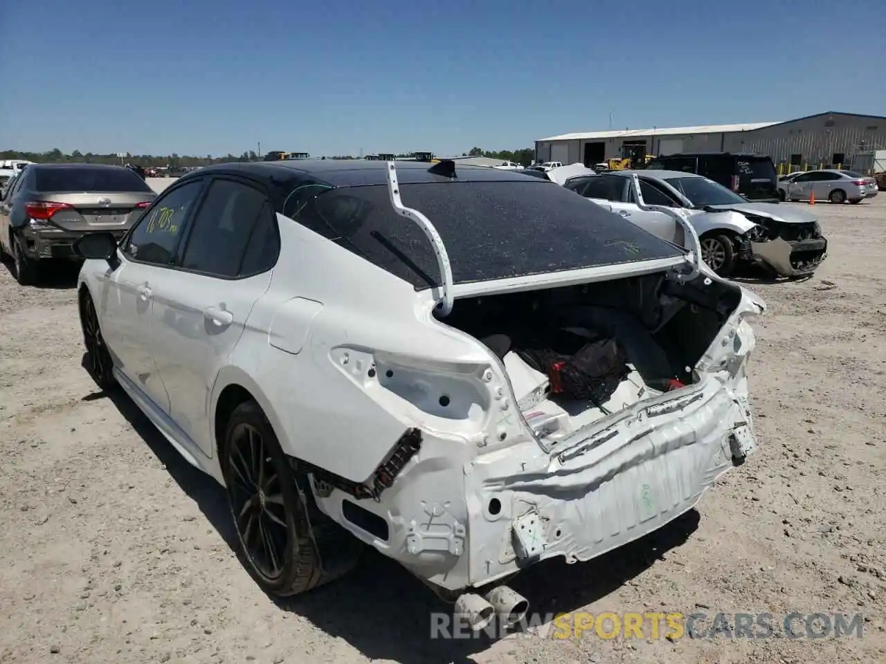 3 Photograph of a damaged car 4T1KZ1AK2MU055693 TOYOTA CAMRY 2021