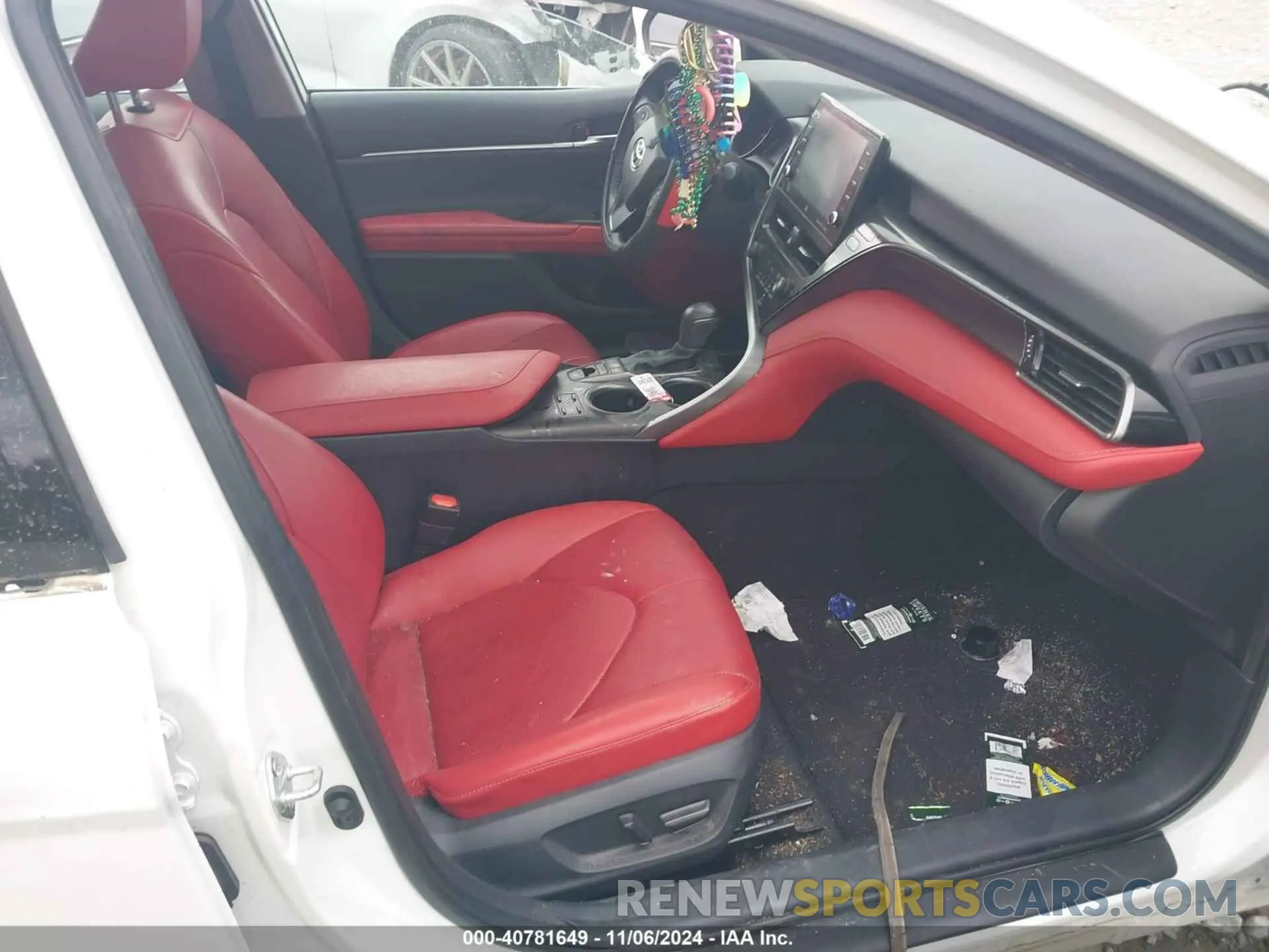 5 Photograph of a damaged car 4T1KZ1AK4MU049765 TOYOTA CAMRY 2021
