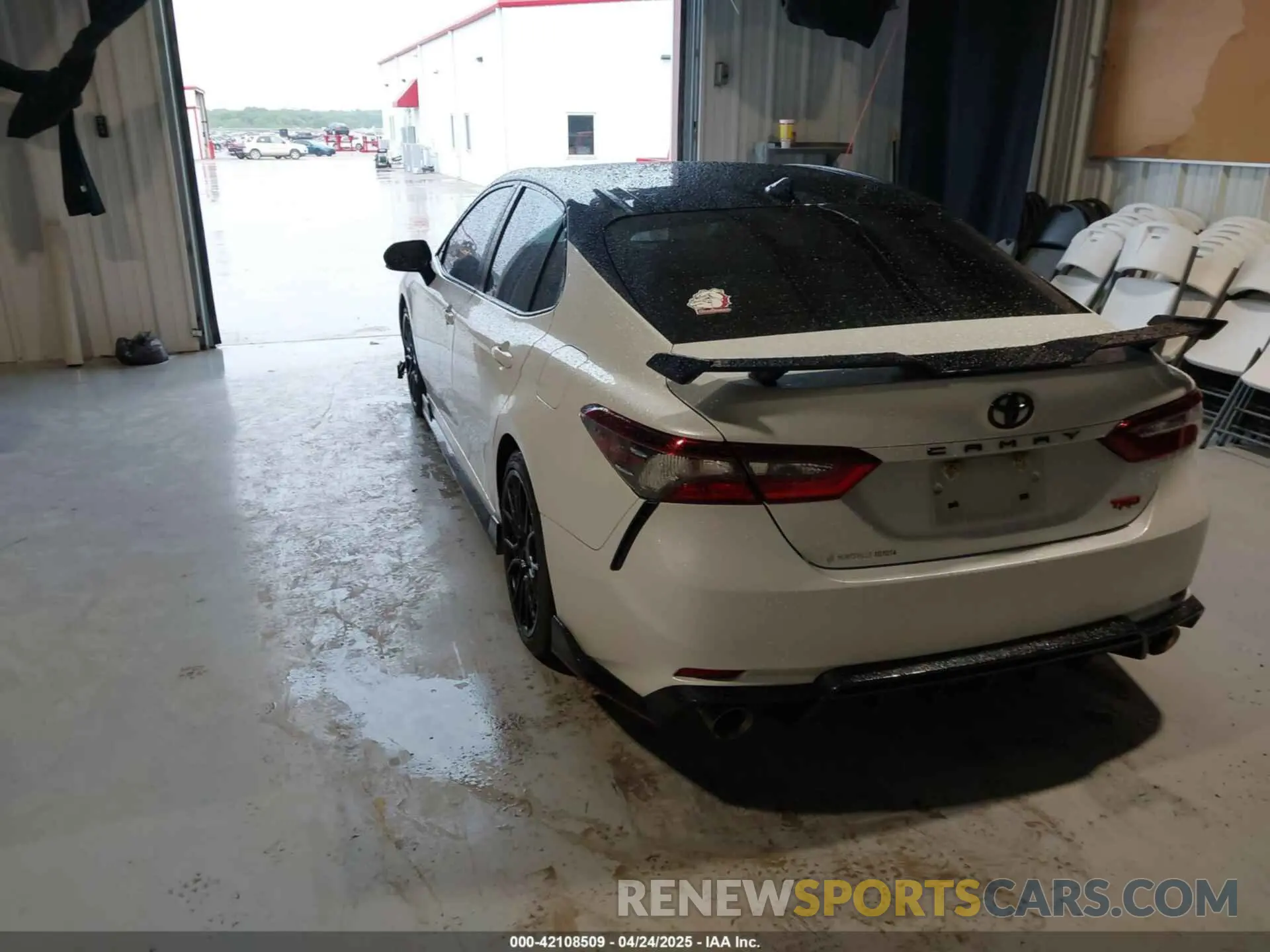 3 Photograph of a damaged car 4T1KZ1AK4MU053699 TOYOTA CAMRY 2021