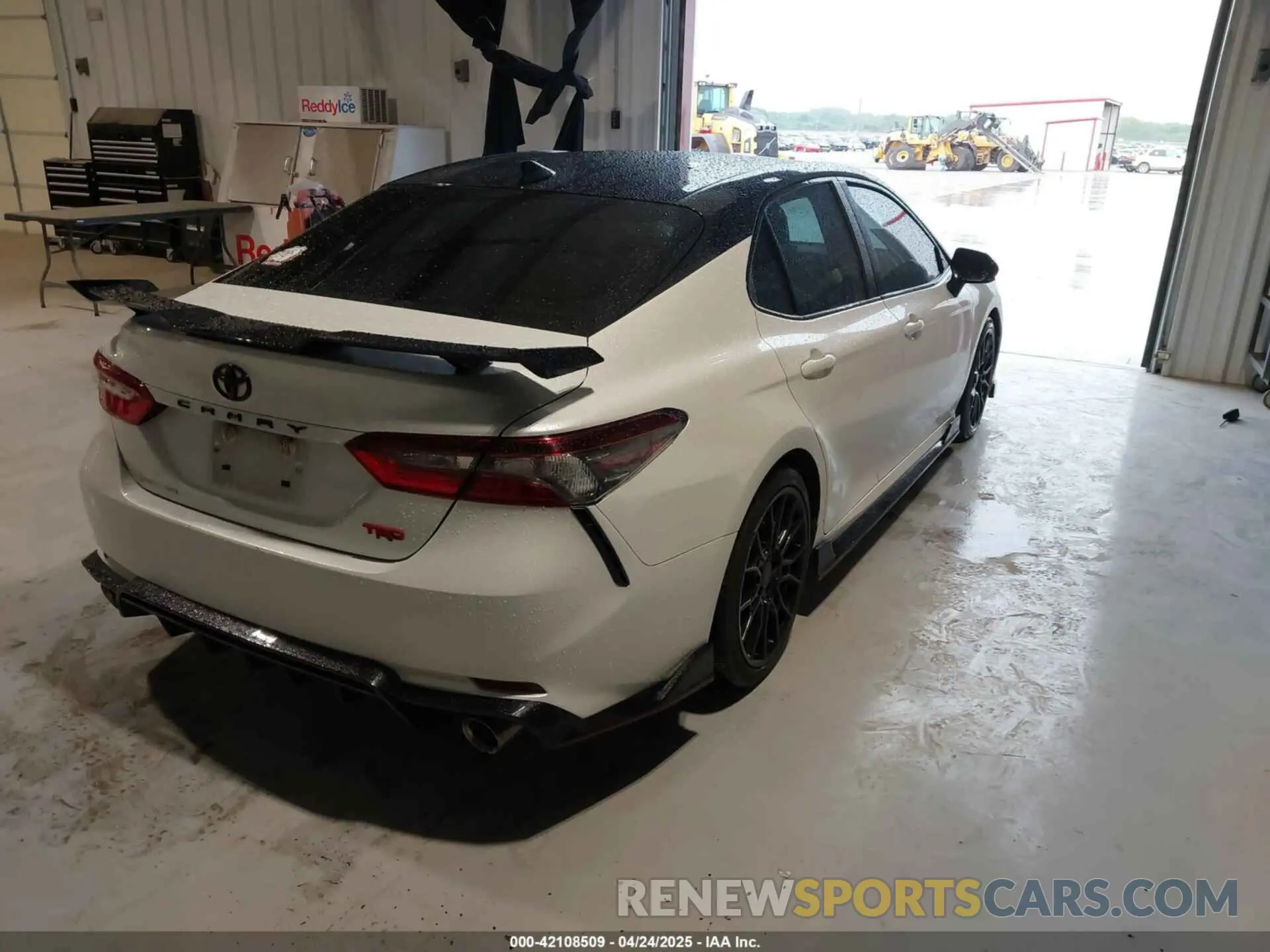 4 Photograph of a damaged car 4T1KZ1AK4MU053699 TOYOTA CAMRY 2021