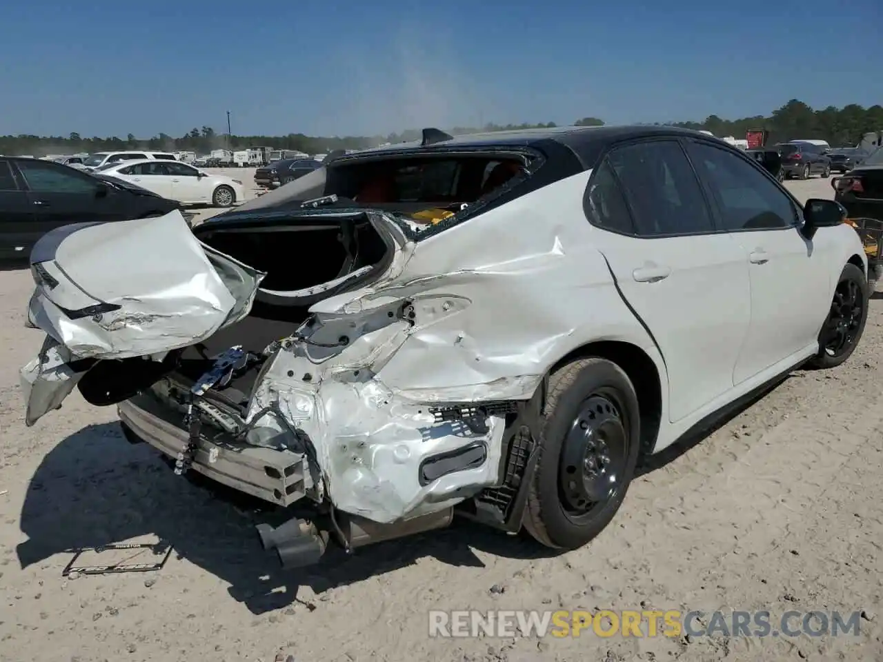 4 Photograph of a damaged car 4T1KZ1AK4MU054948 TOYOTA CAMRY 2021