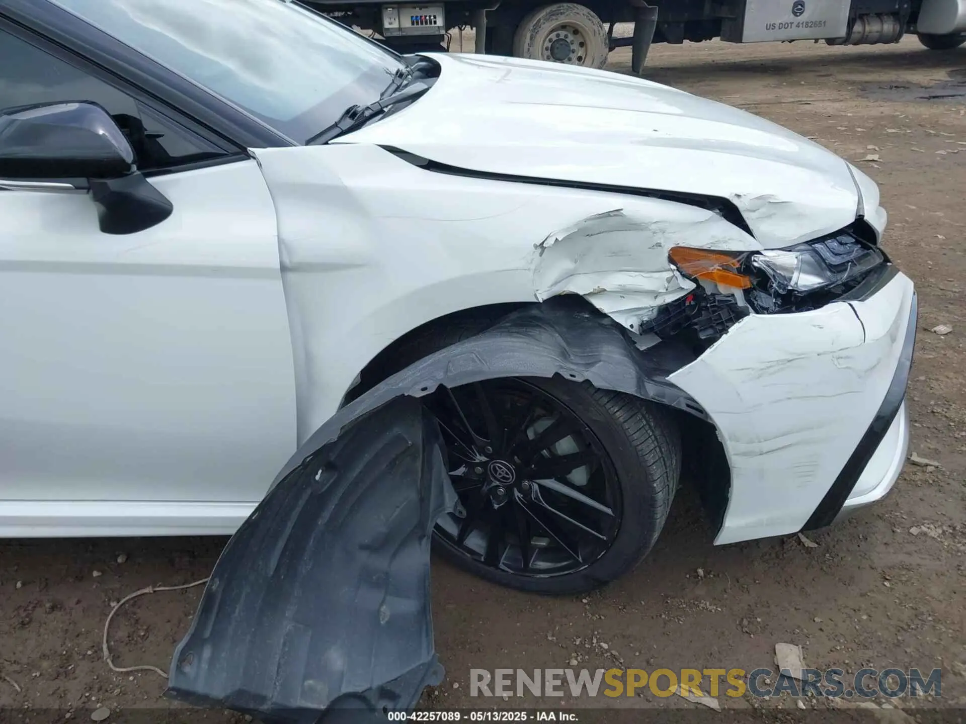 6 Photograph of a damaged car 4T1KZ1AK5MU052058 TOYOTA CAMRY 2021