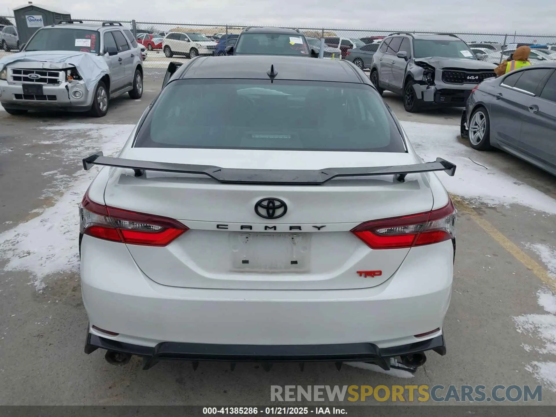 16 Photograph of a damaged car 4T1KZ1AK6MU055793 TOYOTA CAMRY 2021