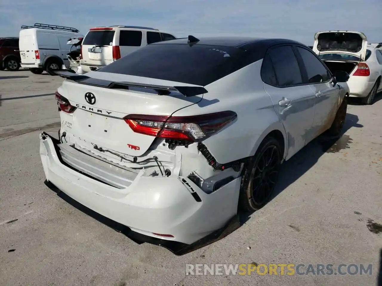 4 Photograph of a damaged car 4T1KZ1AK7MU052451 TOYOTA CAMRY 2021