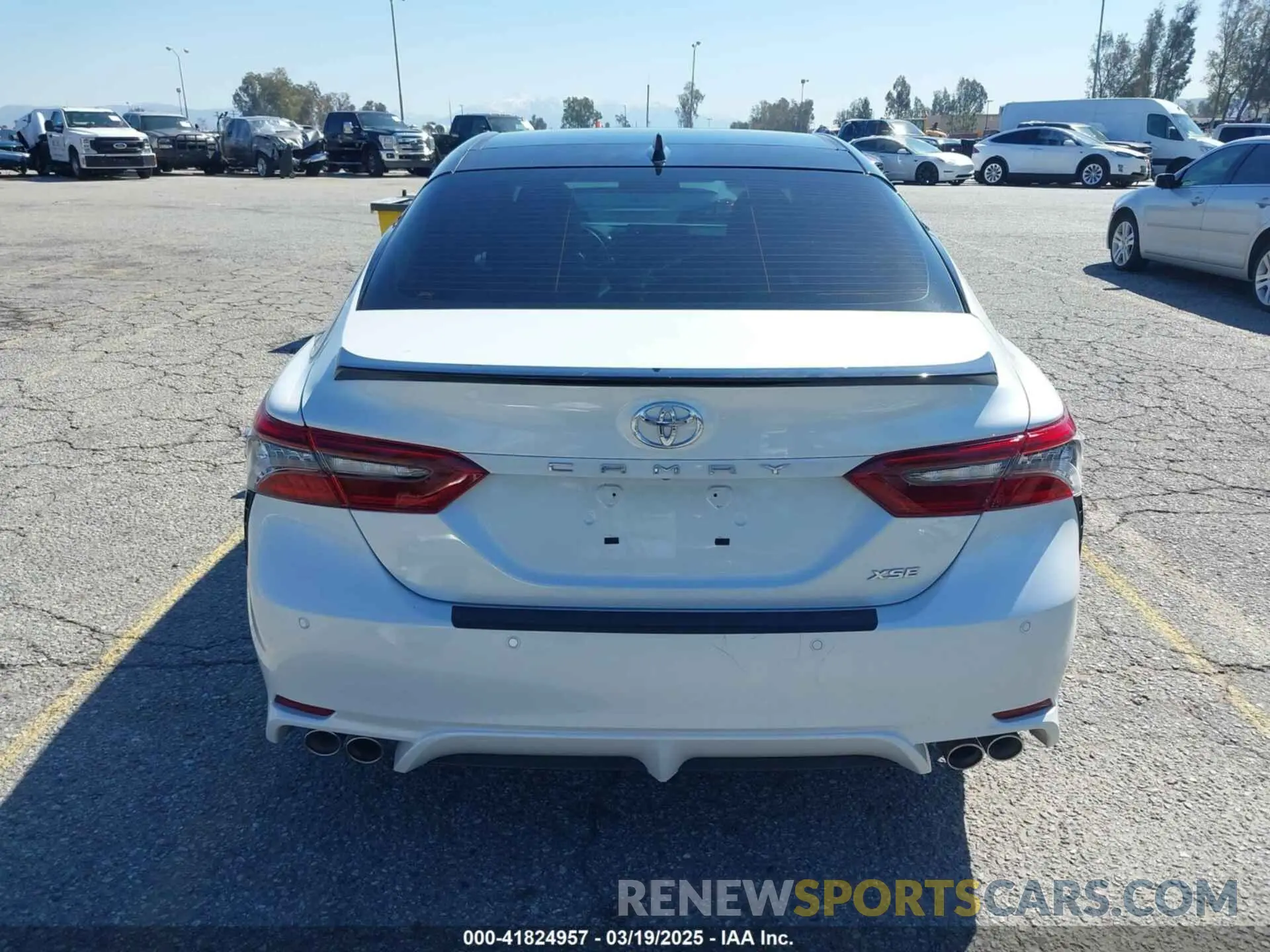 17 Photograph of a damaged car 4T1KZ1AK7MU055026 TOYOTA CAMRY 2021