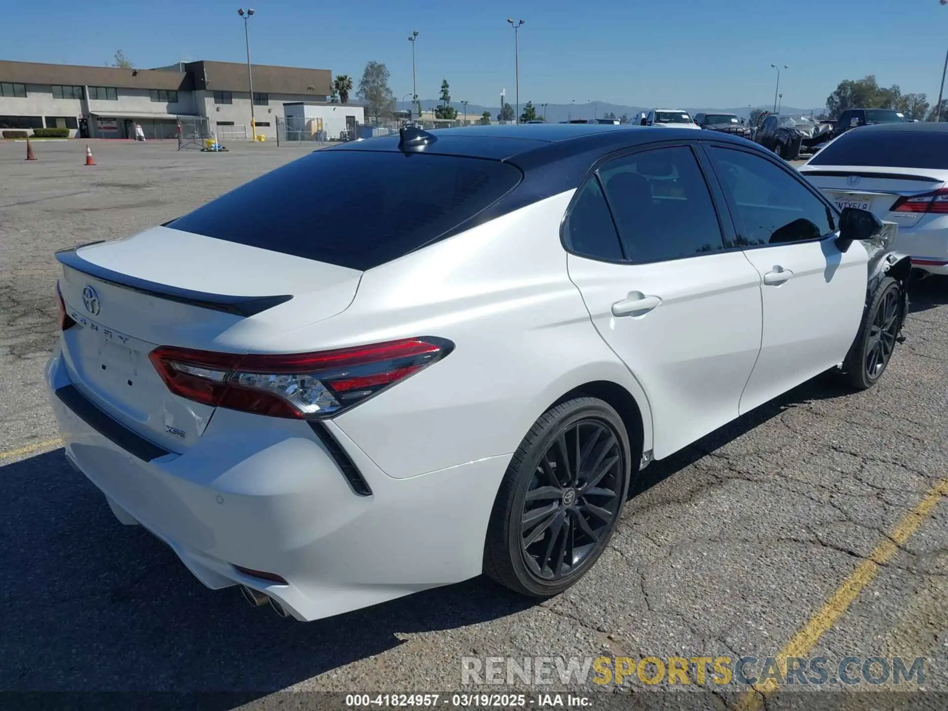 4 Photograph of a damaged car 4T1KZ1AK7MU055026 TOYOTA CAMRY 2021