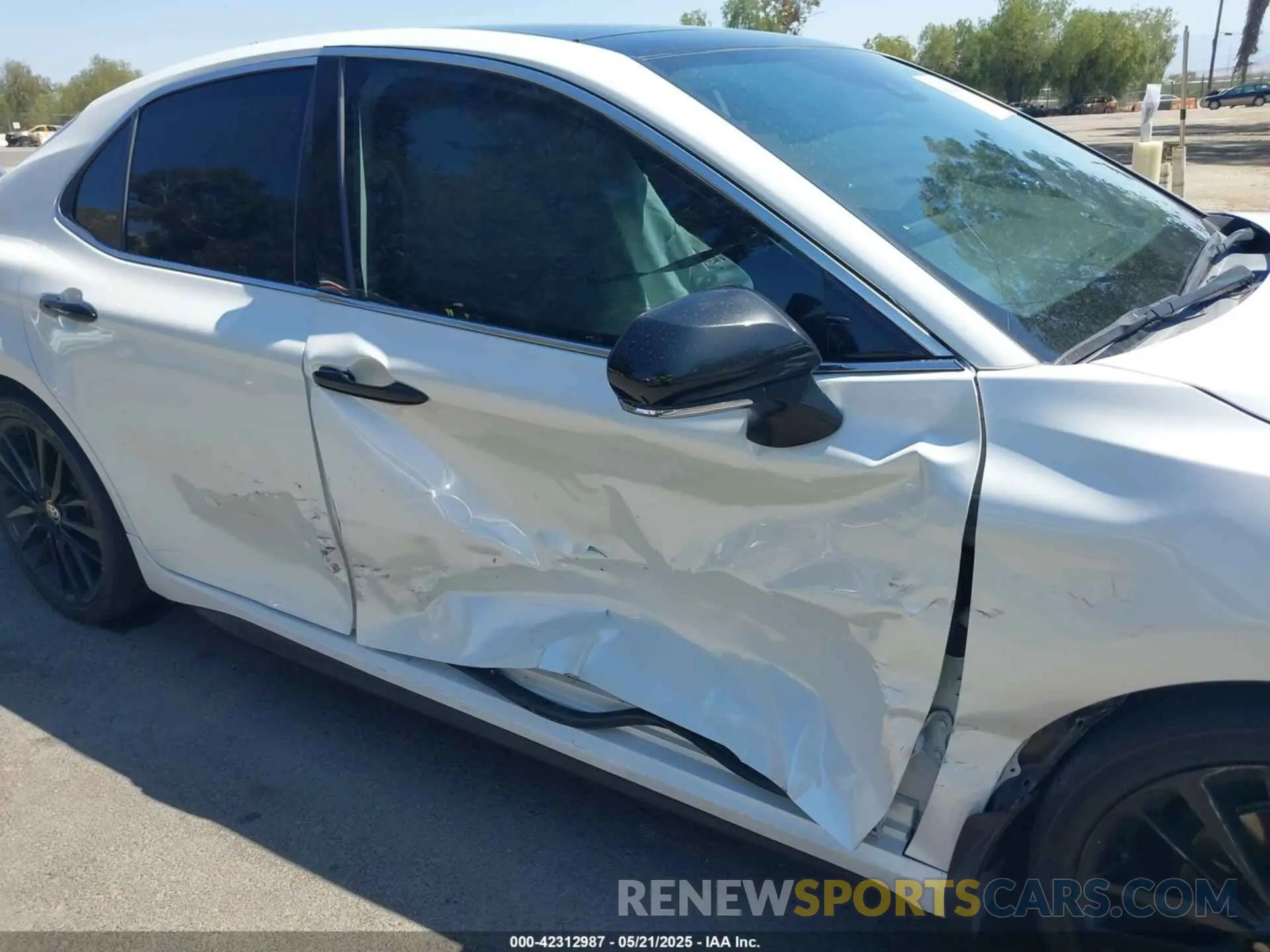 6 Photograph of a damaged car 4T1KZ1AK7MU056256 TOYOTA CAMRY 2021