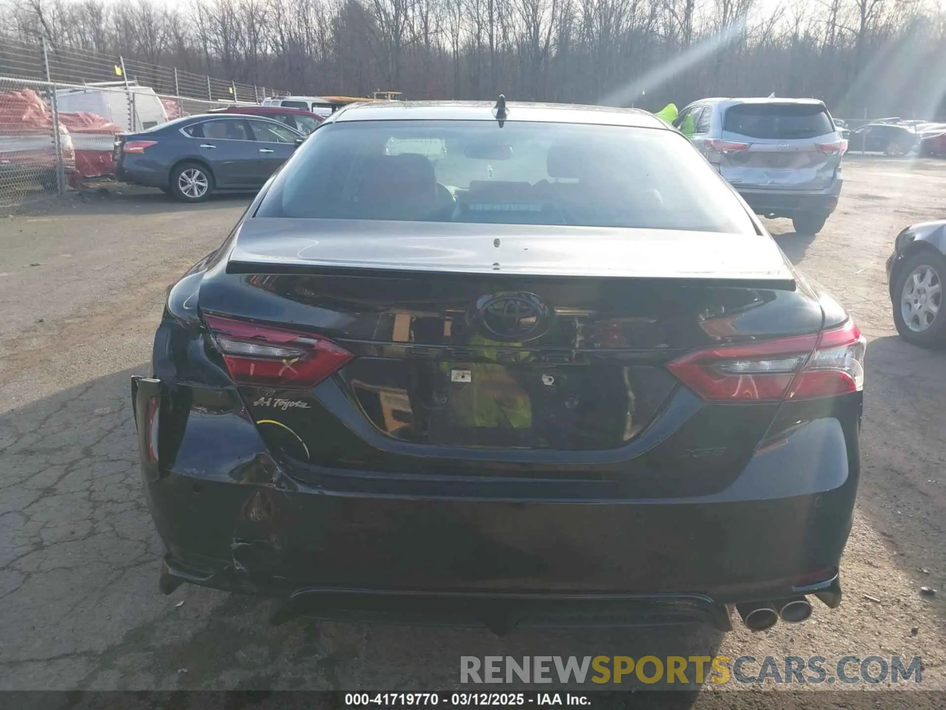16 Photograph of a damaged car 4T1KZ1AK8MU051566 TOYOTA CAMRY 2021