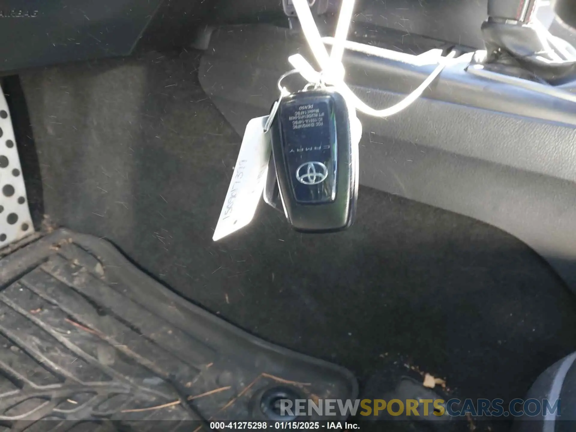 11 Photograph of a damaged car 4T1KZ1AK8MU057416 TOYOTA CAMRY 2021
