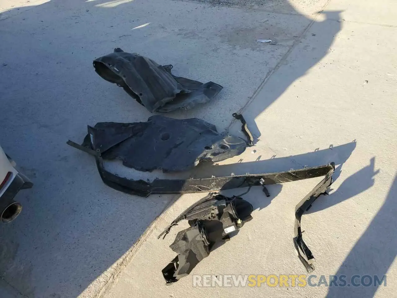 14 Photograph of a damaged car 4T1KZ1AK8MU057982 TOYOTA CAMRY 2021