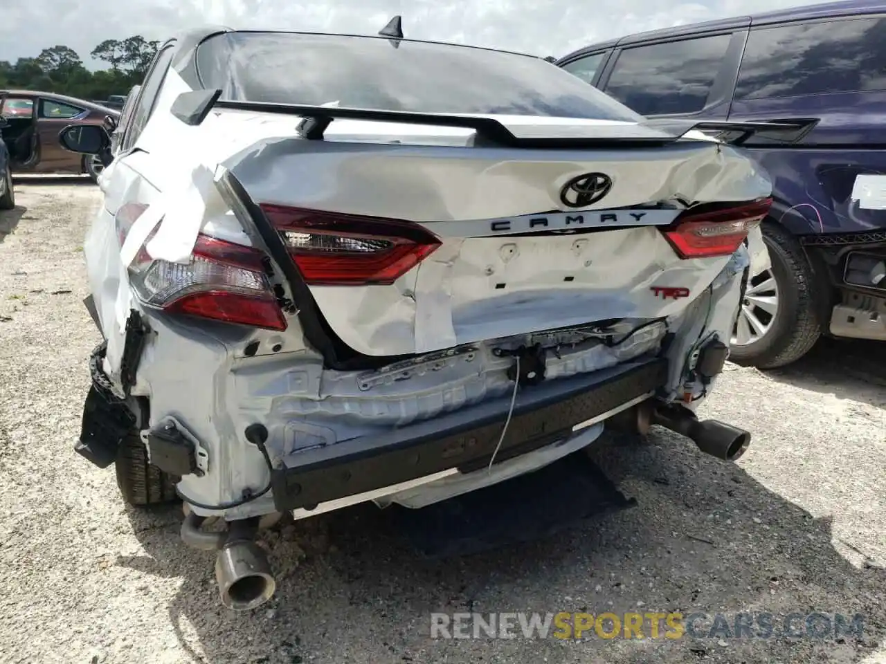 9 Photograph of a damaged car 4T1KZ1AK9MU054864 TOYOTA CAMRY 2021