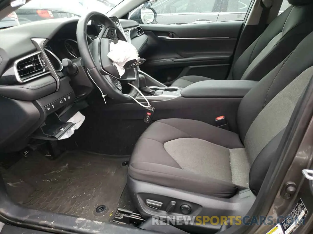 7 Photograph of a damaged car 4T1R11AK1MU518218 TOYOTA CAMRY 2021