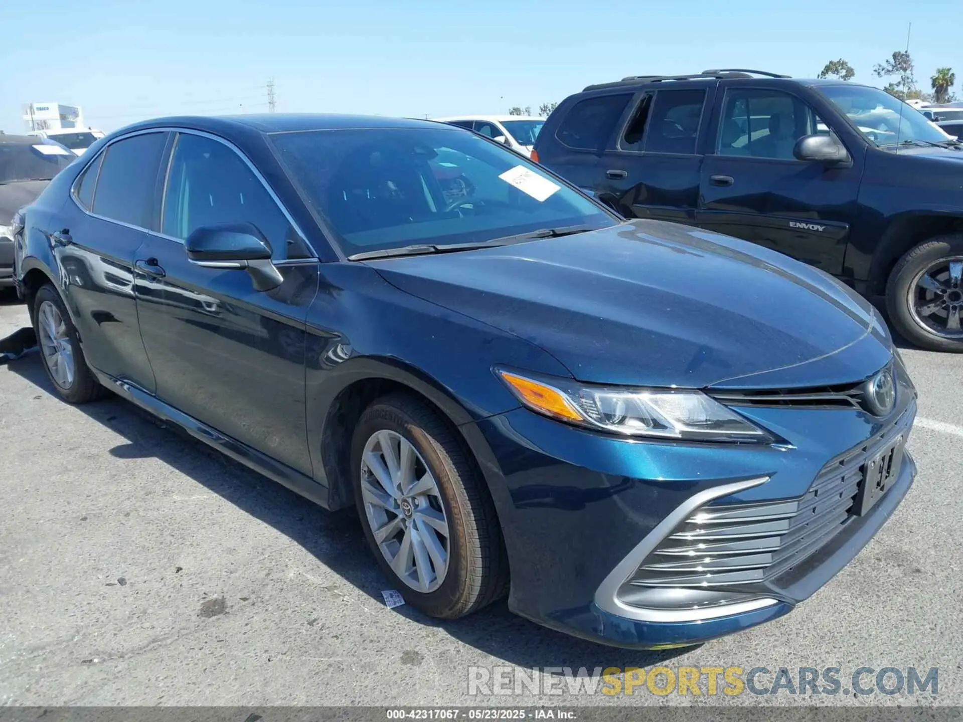 1 Photograph of a damaged car 4T1R11AK1MU608517 TOYOTA CAMRY 2021