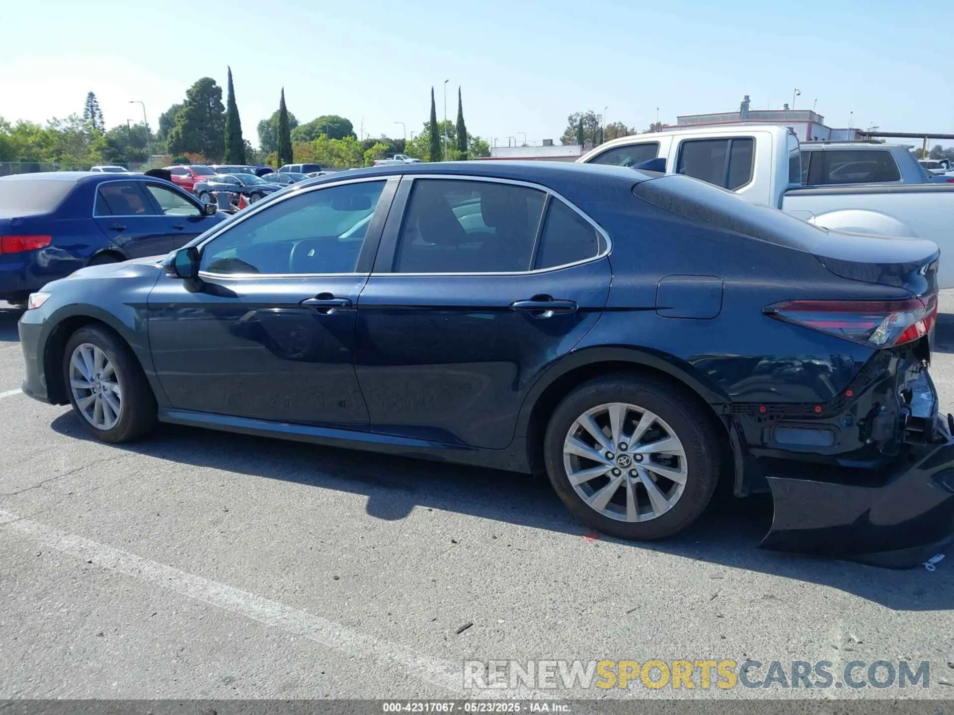 15 Photograph of a damaged car 4T1R11AK1MU608517 TOYOTA CAMRY 2021