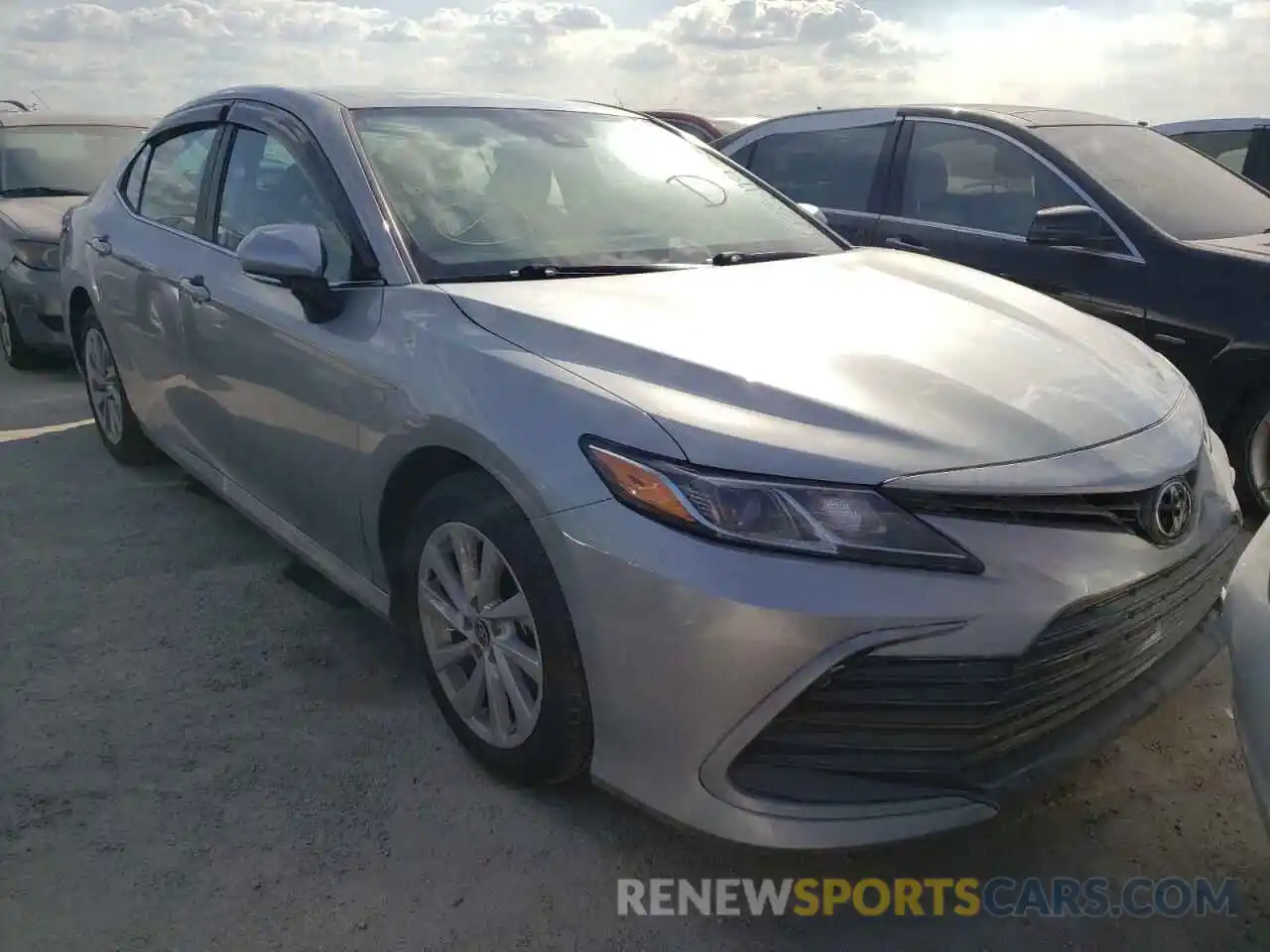 1 Photograph of a damaged car 4T1R11AK3MU403698 TOYOTA CAMRY 2021