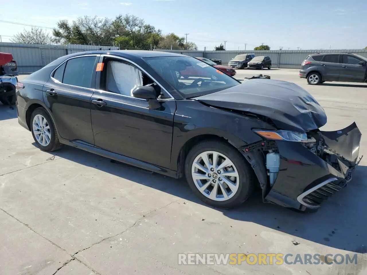 4 Photograph of a damaged car 4T1R11AK3MU564617 TOYOTA CAMRY 2021