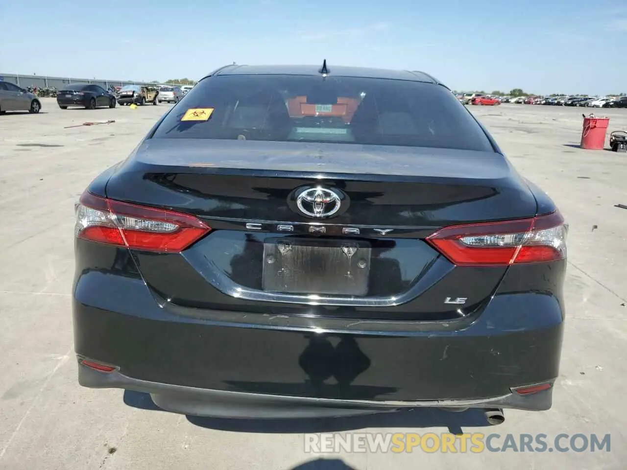 6 Photograph of a damaged car 4T1R11AK3MU564617 TOYOTA CAMRY 2021