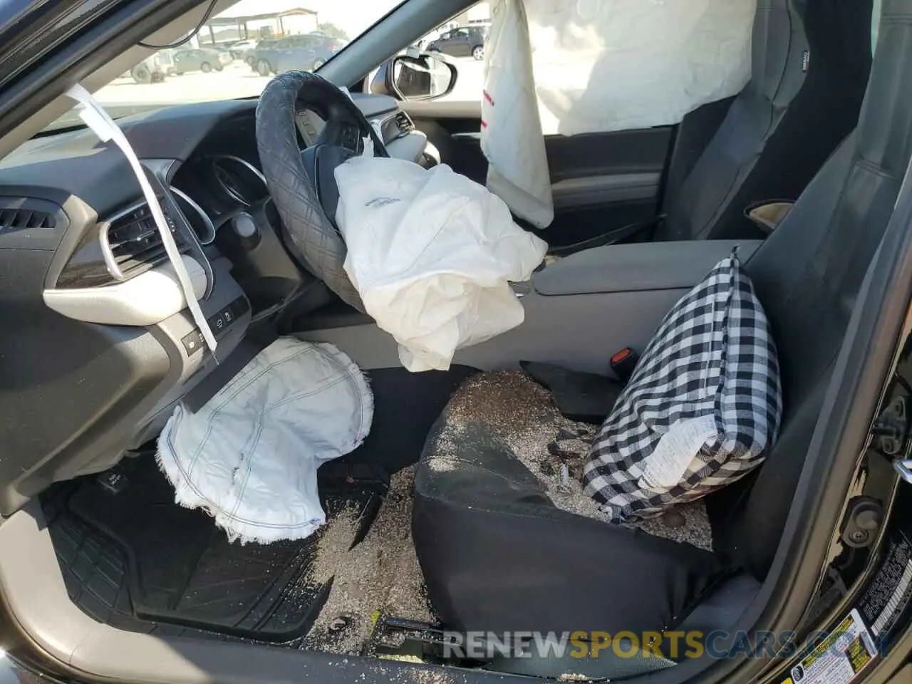7 Photograph of a damaged car 4T1R11AK3MU564617 TOYOTA CAMRY 2021