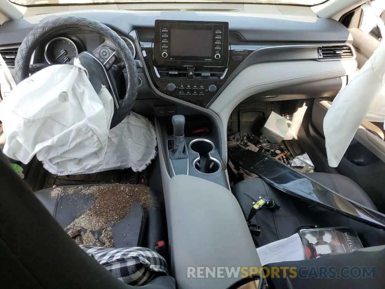 8 Photograph of a damaged car 4T1R11AK3MU564617 TOYOTA CAMRY 2021